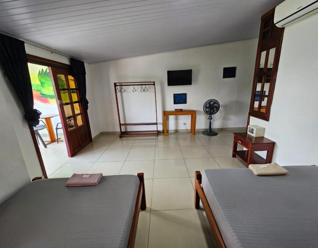 Kanaq Hotel Tours เลติเซีย ภายนอก รูปภาพ