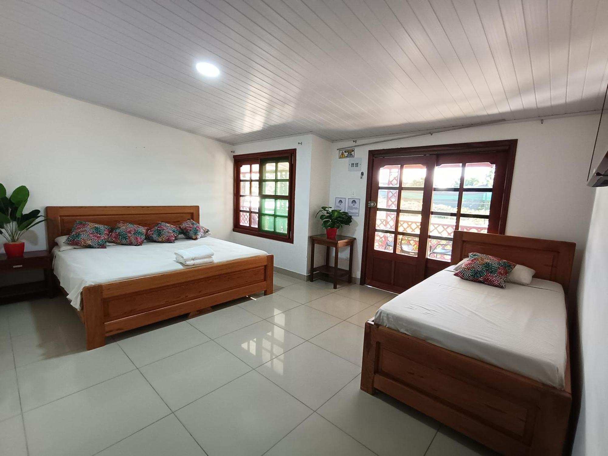 Kanaq Hotel Tours เลติเซีย ภายนอก รูปภาพ