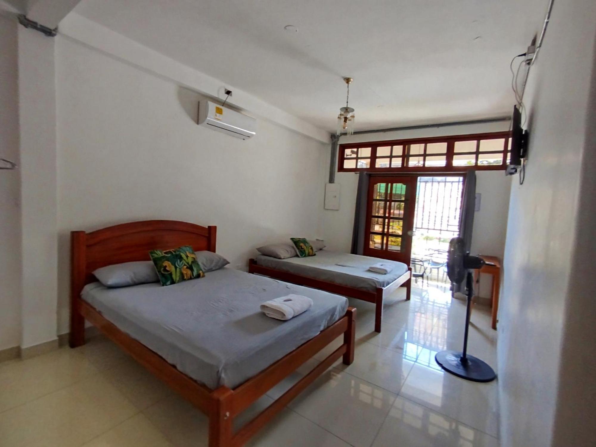Kanaq Hotel Tours เลติเซีย ภายนอก รูปภาพ