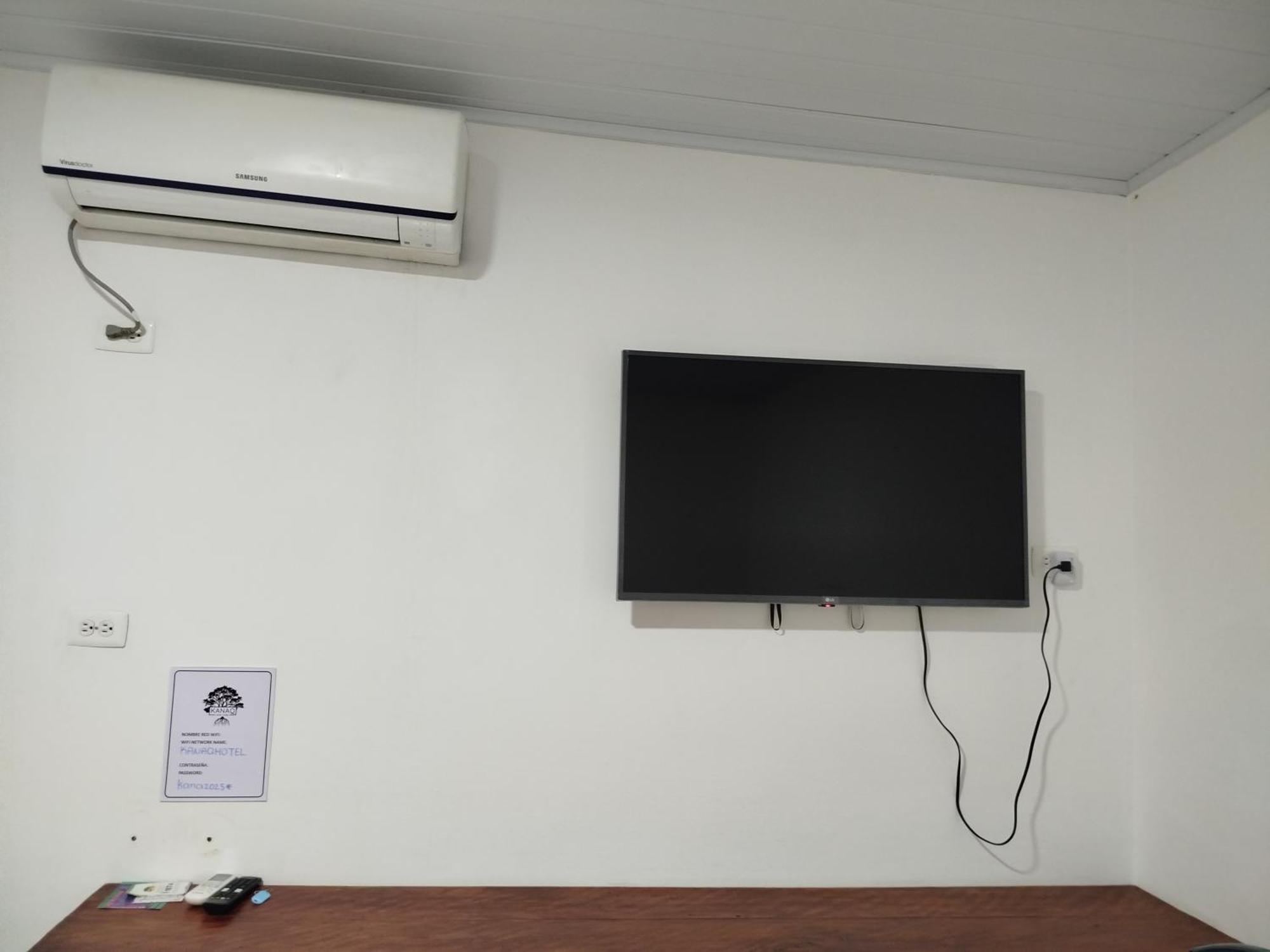 Kanaq Hotel Tours เลติเซีย ภายนอก รูปภาพ
